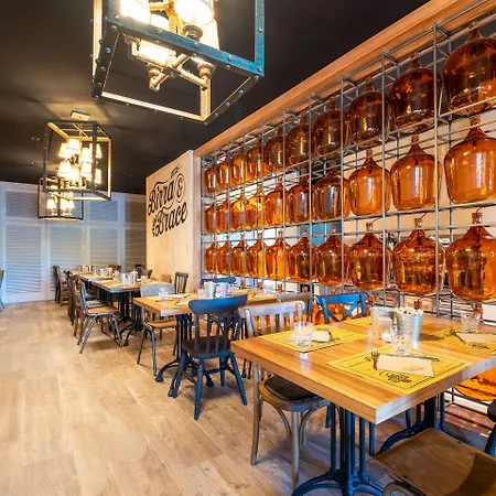 Hsm San Martino מלון Garbagnate Monastero