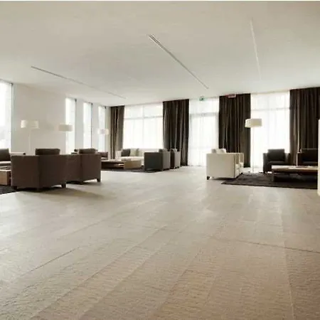 Hsm San Martino מלון Garbagnate Monastero