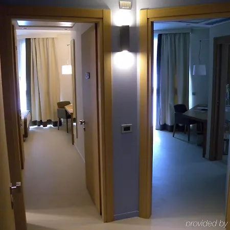 מלון Hsm San Martino Garbagnate Monastero